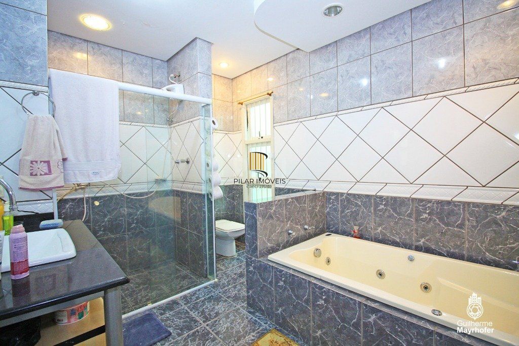 Casa para Venda - 130m², 3 dormitórios, sendo 1 suites, 4 vagas - Sarandi