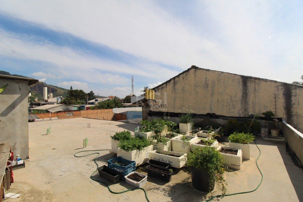 Loja para Venda - 60m², 0 dormitórios, 3 vagas - Petrópolis