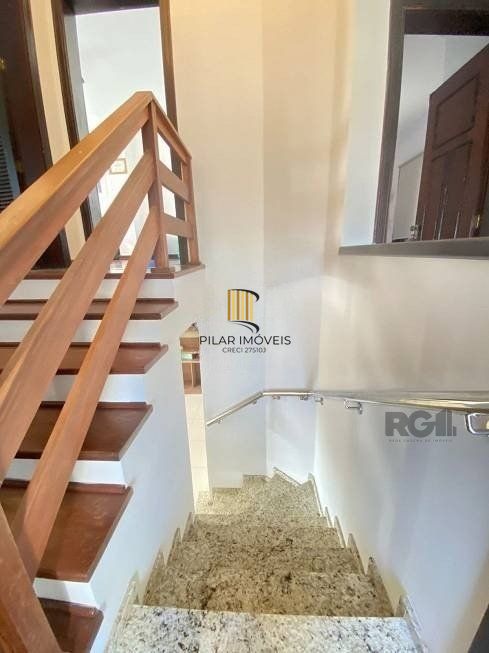 Excelente casa de 300m² com 4 dormitórios no bairro Sarandi. 