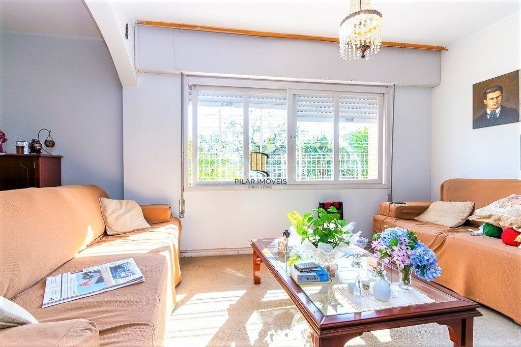Casa de 424m² no Bairro Chácara Das Pedras