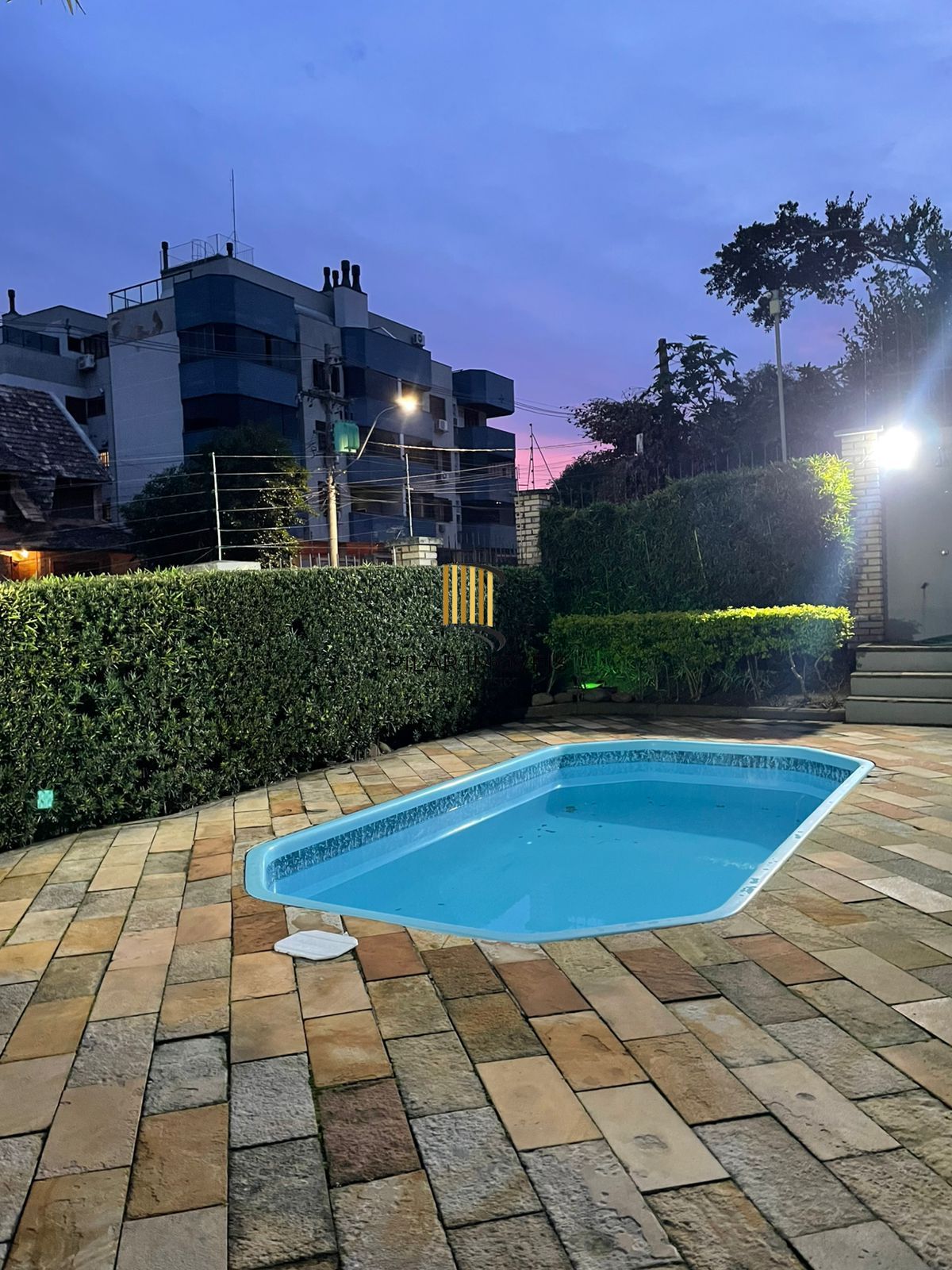 Casa de Condomínio 3 dormitórios no bairro Cristal