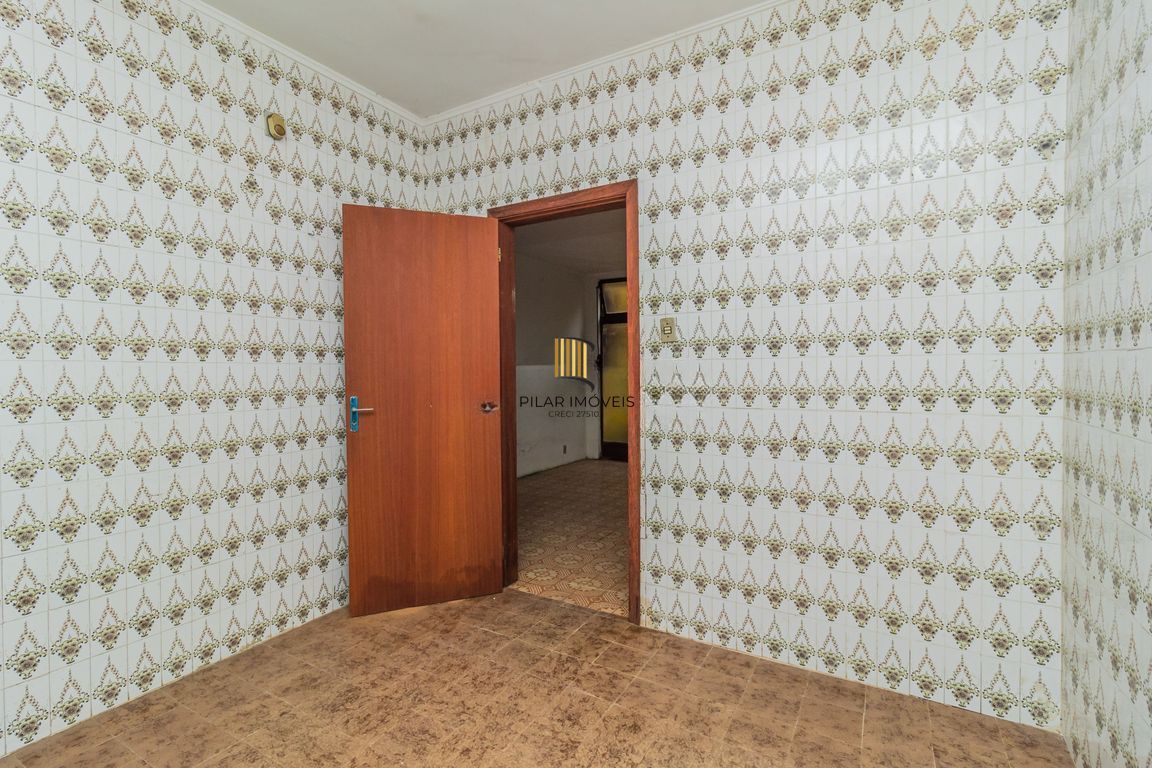Casa de 4 dormitorios à venda Avenida Tramandaí, Ipanema - Porto Alegre