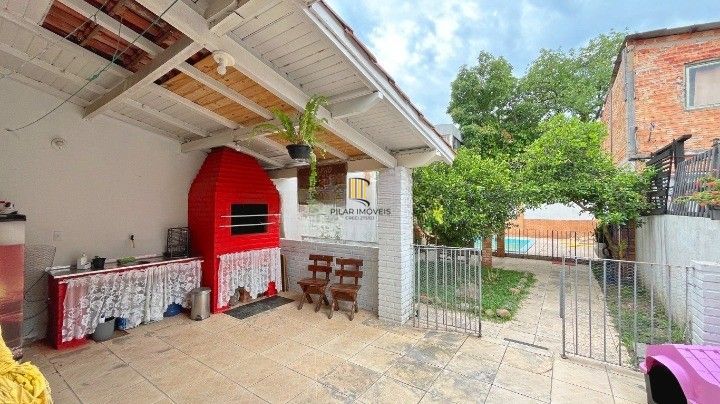 Casa com 4 Quartos e 3 banheiros de 223 m², perto da PUC à venda por R$ 697.000
