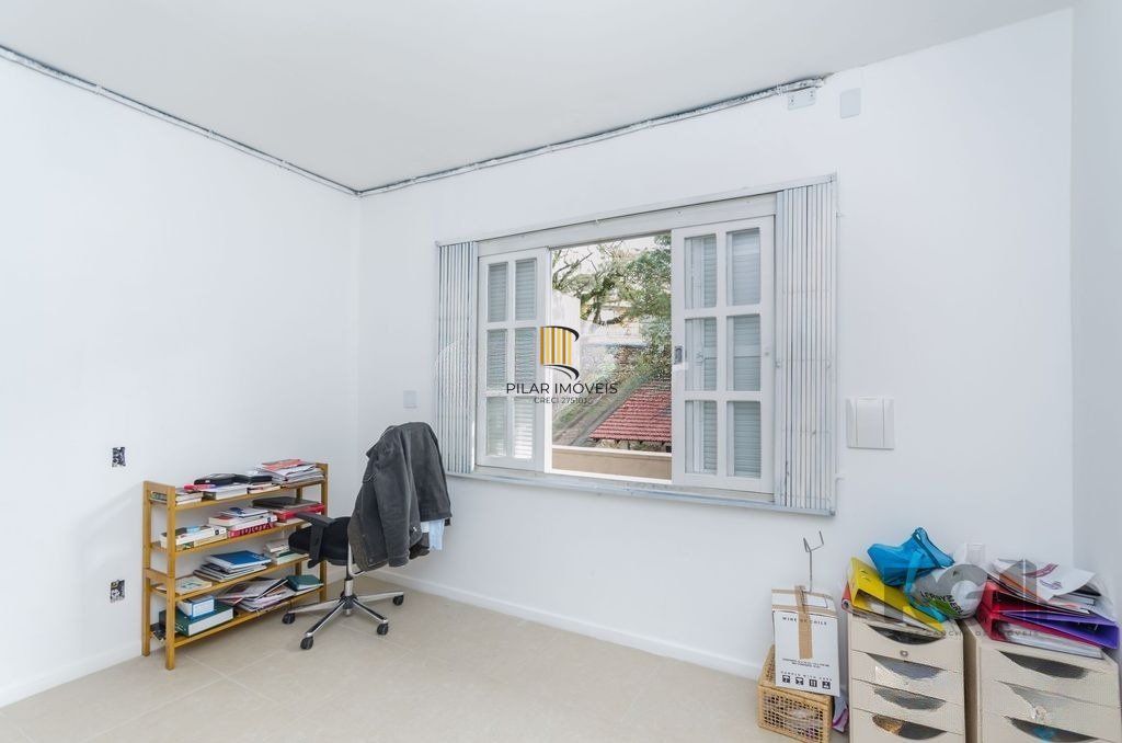Casa de 4 dormitórios no bairro Três Figueiras