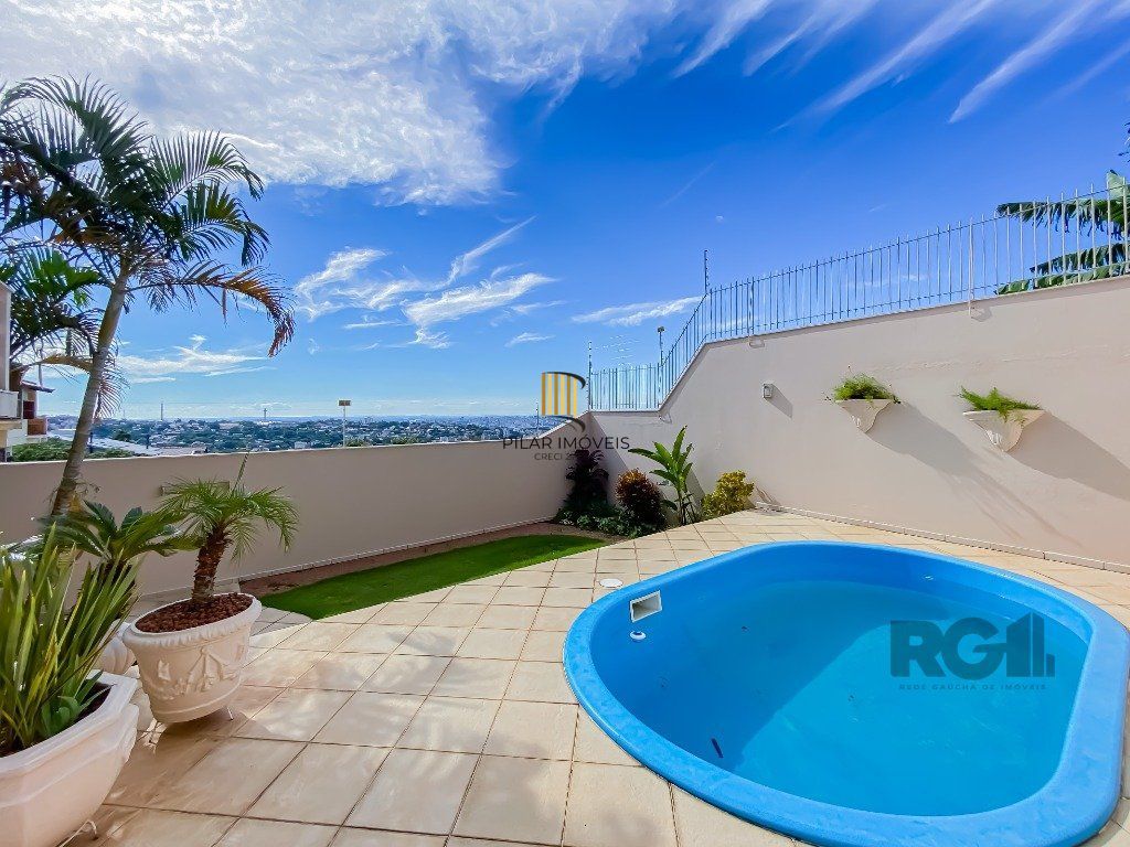 Casa alto padrão, 500m² privativos com linda vista da cidade no Morro Apamecor