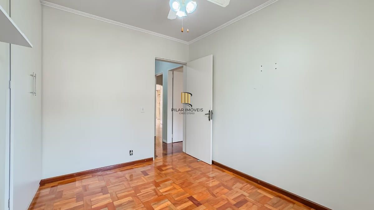 Sobrado de 3 dormitórios e 91m² à venda em Parque Santa Fé, Porto Alegre.