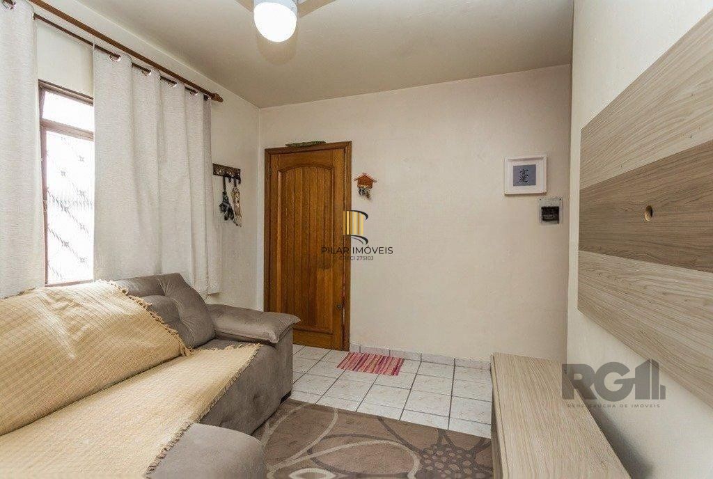 Casa de 2 dormitórios no bairro Jardim Sabará