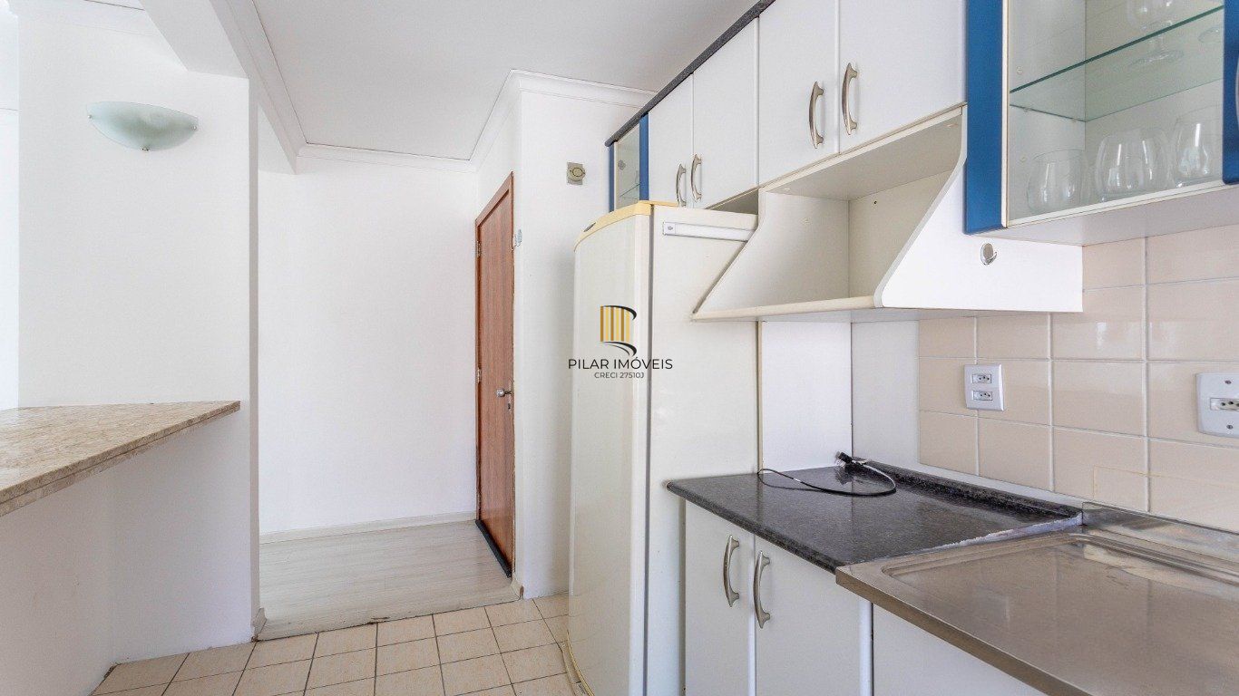 Apartamento com 2 quartos à venda em Partenon, Porto Alegre.