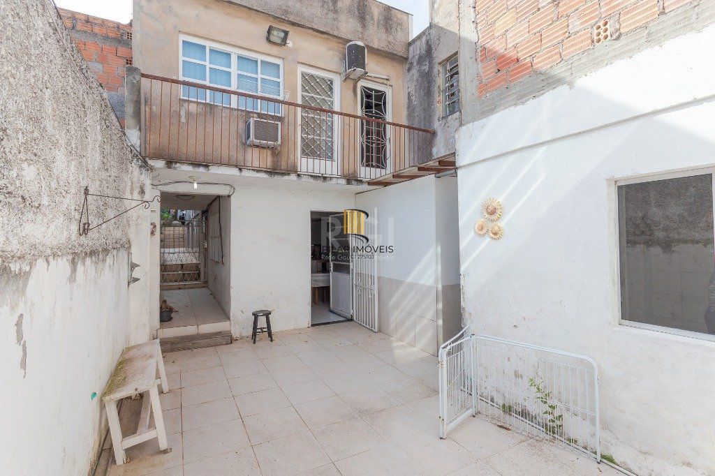 Casa 4 Dormitório(s) Bairro Glória