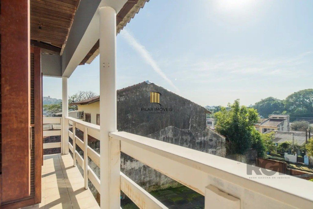 Casa de 3 dormitórios no bairro Nonoai