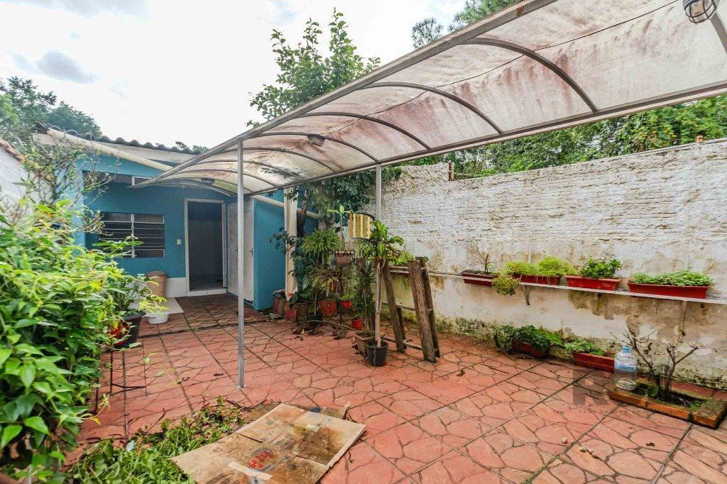 Casa 3 dormitórios no bairro Medianeira