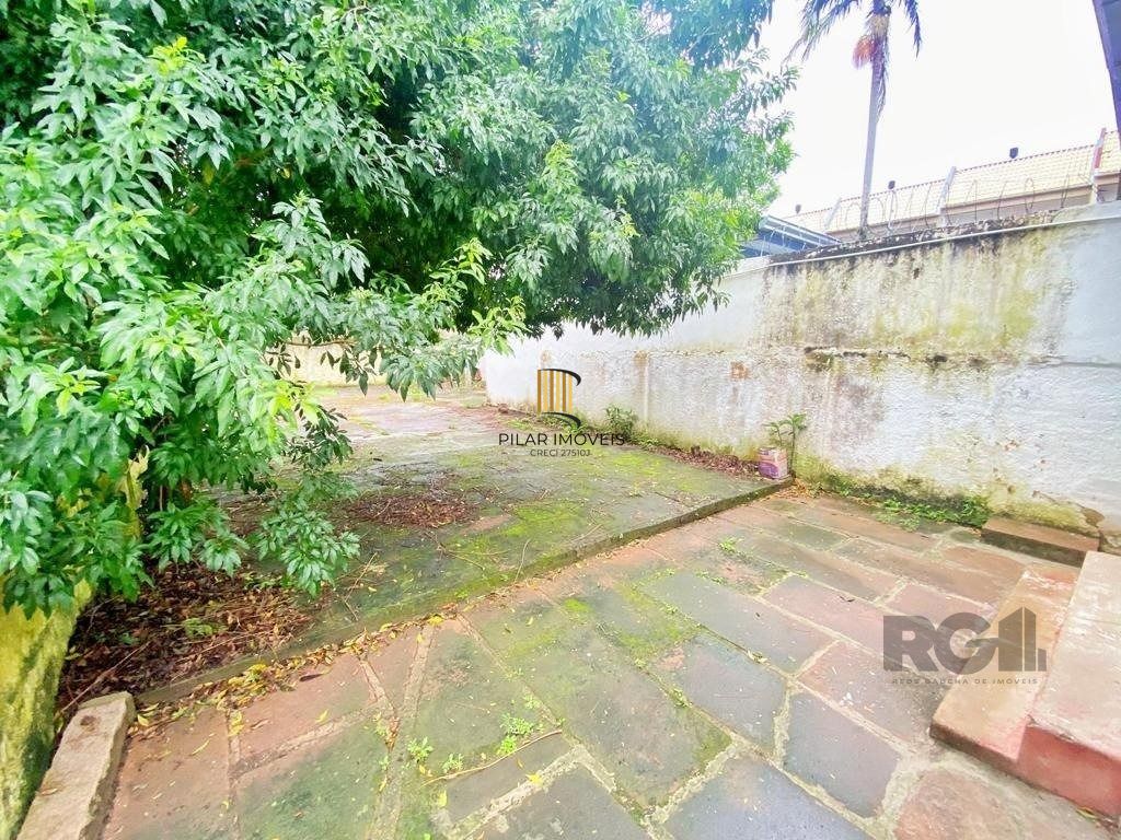 Casa 6 dormitórios no bairro Teresópolis