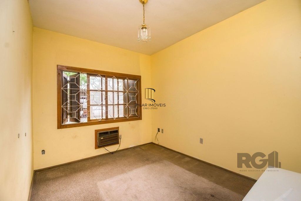 Excelente casa de 354m² com 5 dormitórios e 8 vagas.