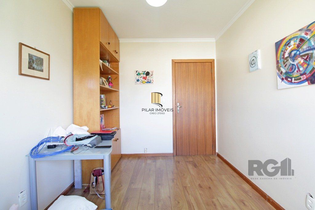 Cobertura de 03 dormitórios e 2 vagas no Bairro Teresópolis