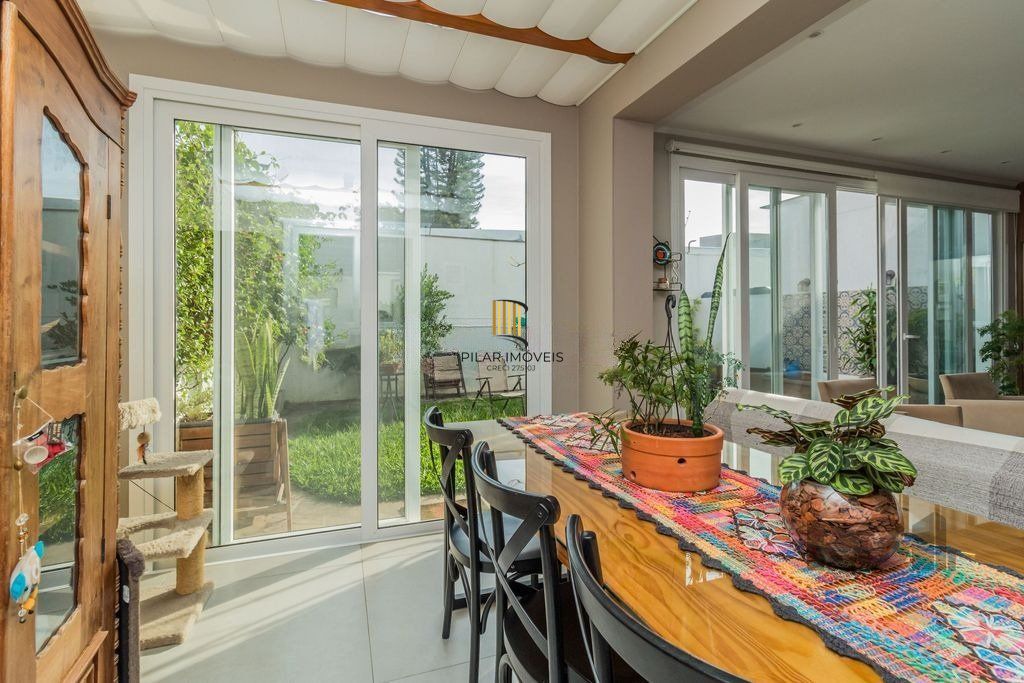Casa Condominio para Venda - 221,59m², 3 suítes, 2 vagas - Teresópolis