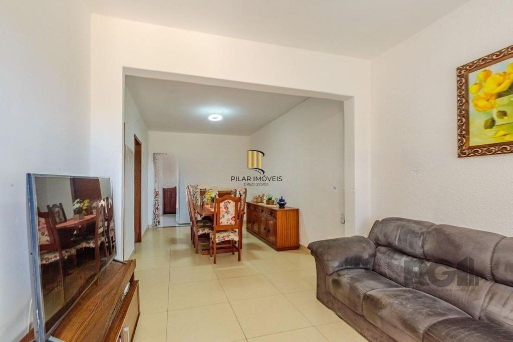 Casa de 3 dormitórios no bairro Rubem Berta