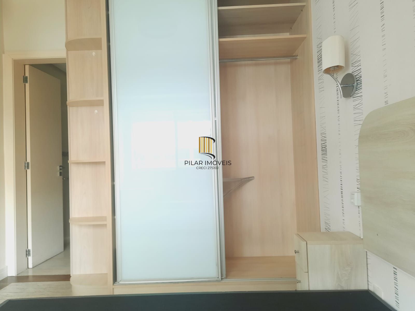Apartamento mobiliado no Residence Suite Service em Porto Alegre, RS.