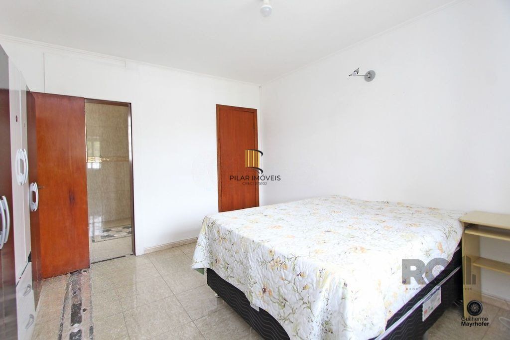 Casa com 5 suítes, 7 banheiros, 4 vagas no bairro Partenon