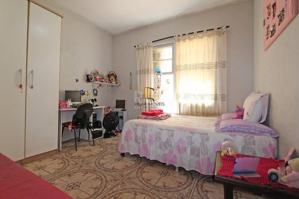 Casa para Venda - 300m², 6 dormitórios, sendo 1 suites, 3 vagas - Menino Deus