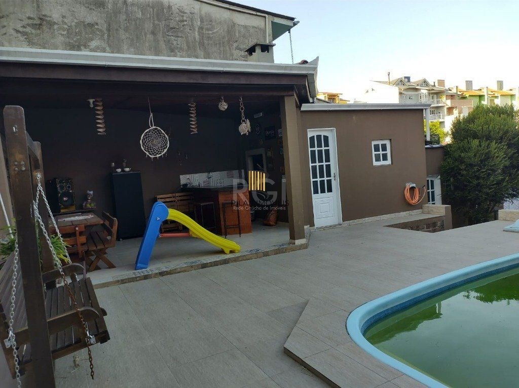 Casa para Venda - 214m², 2 dormitórios, 4 vagas - Parque Santa Fé