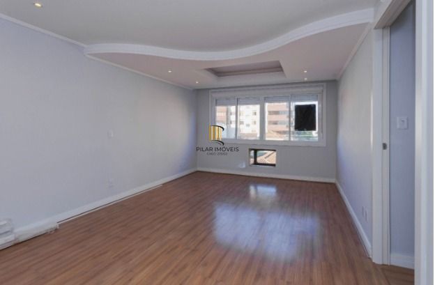 Apartamento com 3 quartos, 1 vaga no bairro Menino Deus