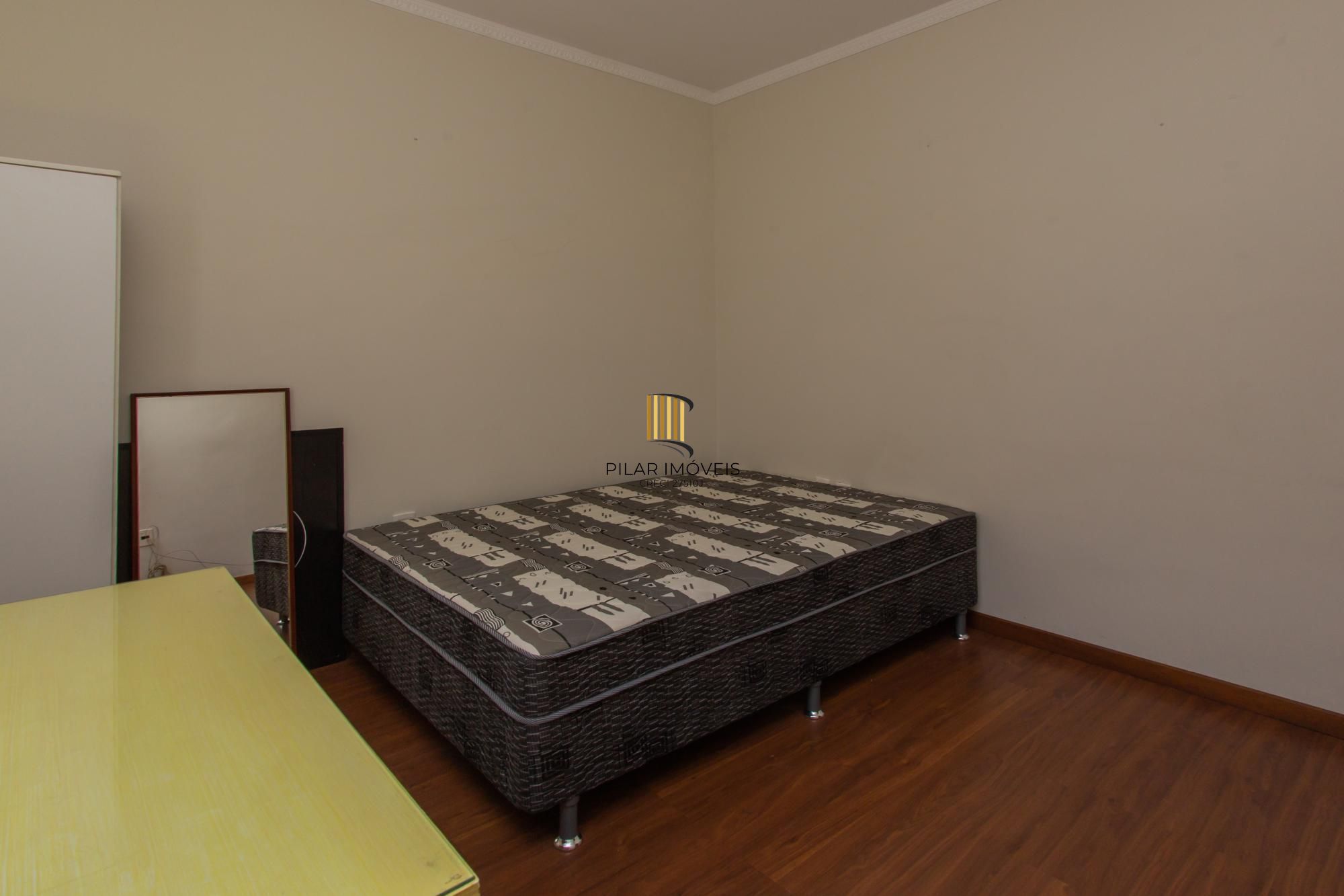 Apartamento 02 dormitórios próximo ao hospital Moinhos