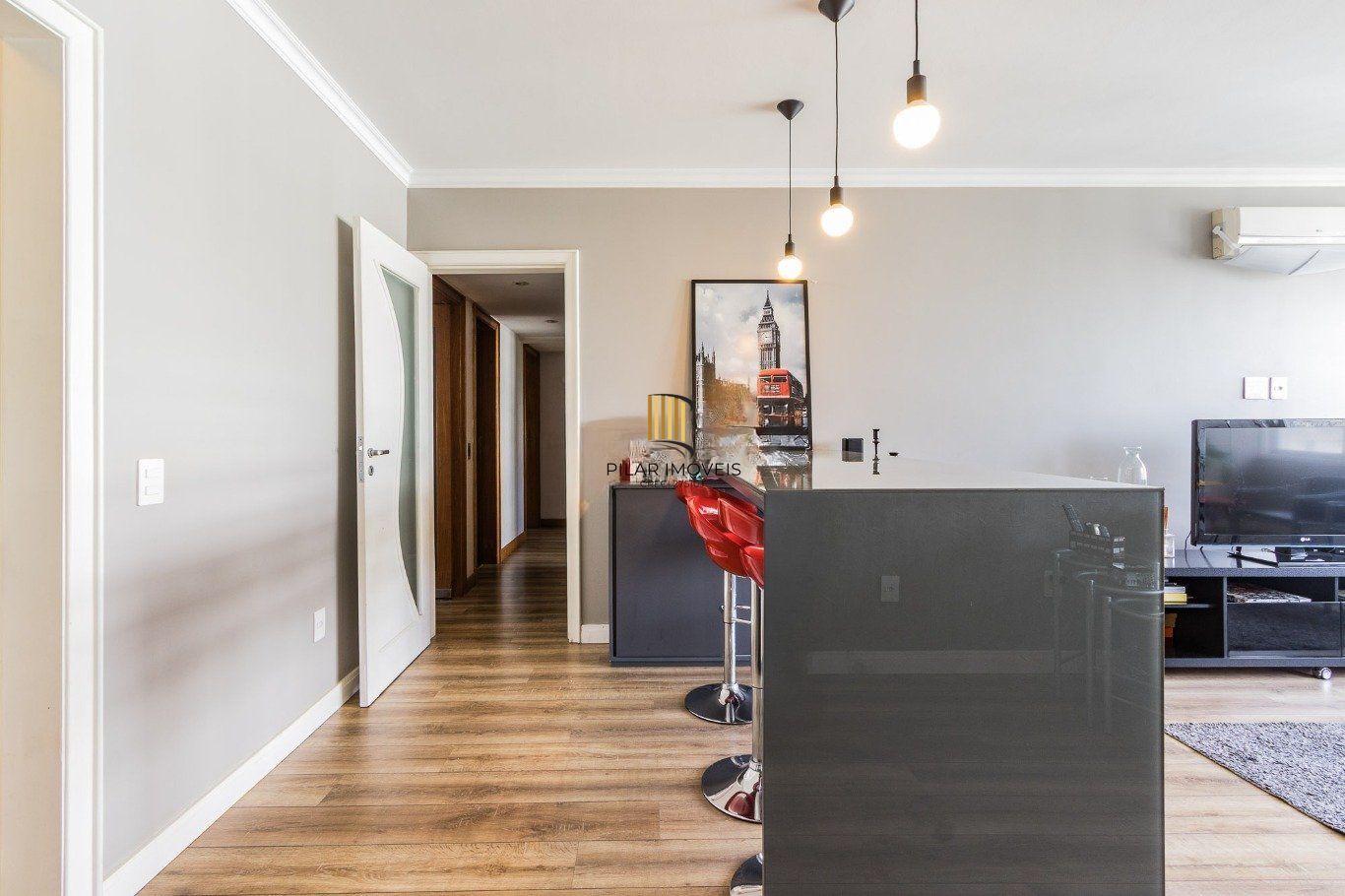 Apartamento com 3 quartos e 147m² à venda em Moinhos de Vento, Porto Alegre.