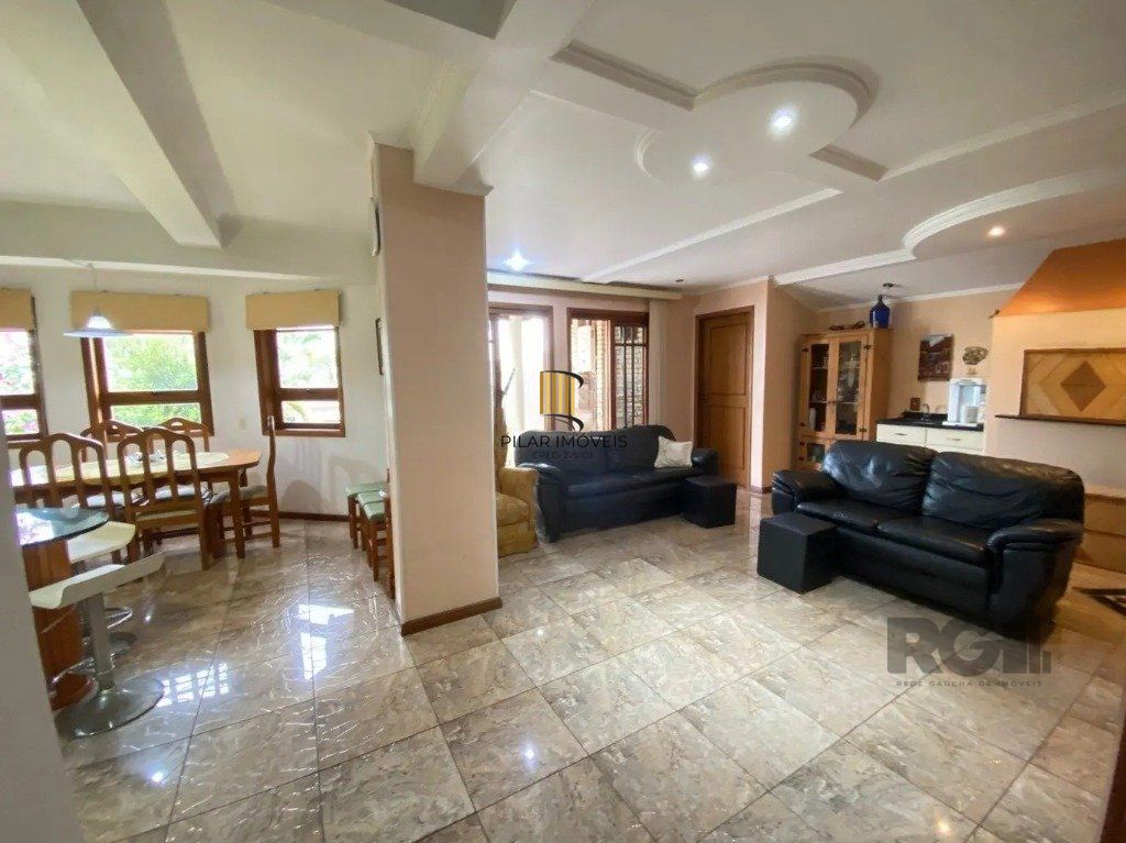 Casa com 4 dormitórios no bairro nonoai