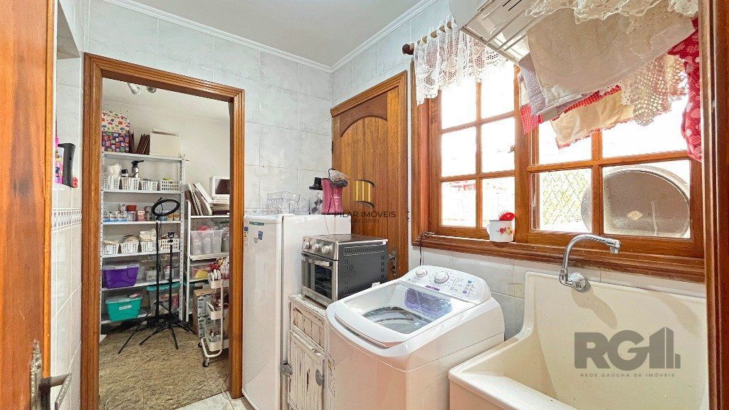 Casa para Venda - 176m², 3 dormitórios, sendo 1 suites, 4 vagas - Jardim Isabel