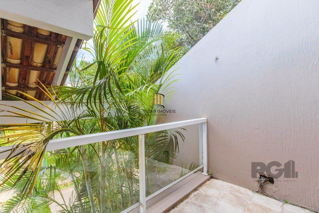 Casa 3 dormitórios no bairro Nonoai