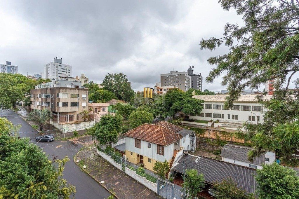 Cobertura de 140m² - 3 dormitórios, 2 banheiros, terraço com churrasqueira e 1 vaga de garagem no Bom Jesus