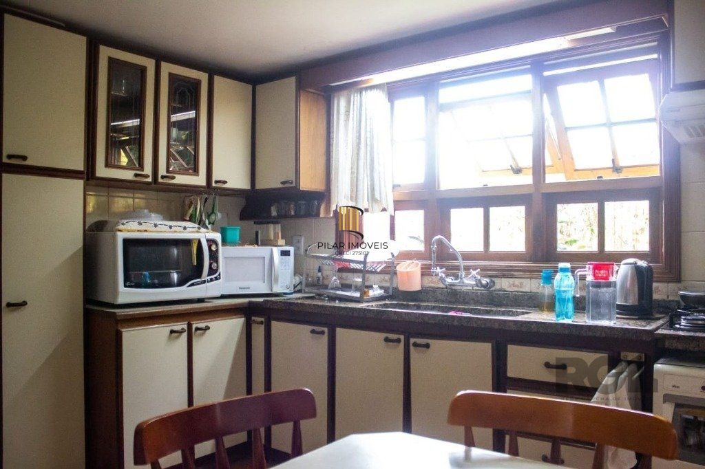Casa 298m² - 4 dormitórios, 3 vagas na Zona Norte