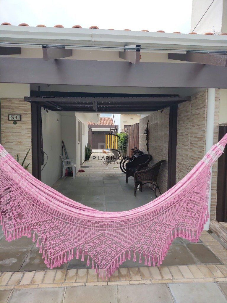 Casa para Venda - 160.78m², 4 dormitórios, sendo 2 suites, 5 vagas - Centro