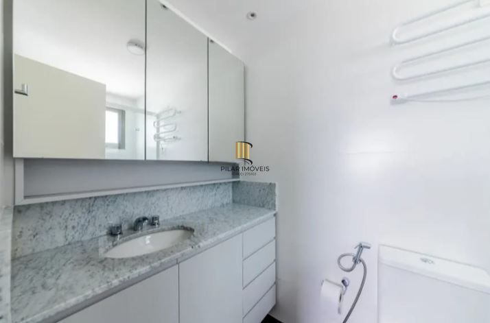 Apartamento com 3 dormitórios  na Zona Sul de Porto Alegre RS.