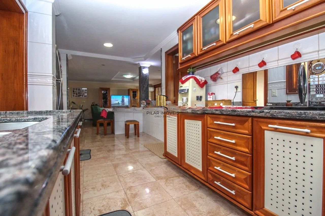 Casa 612m² - 3 suíte, 8 vagas no bairro Medianeira