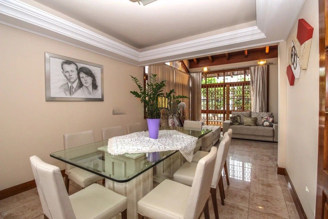 Casa 612m² - 3 suíte, 8 vagas no bairro Medianeira