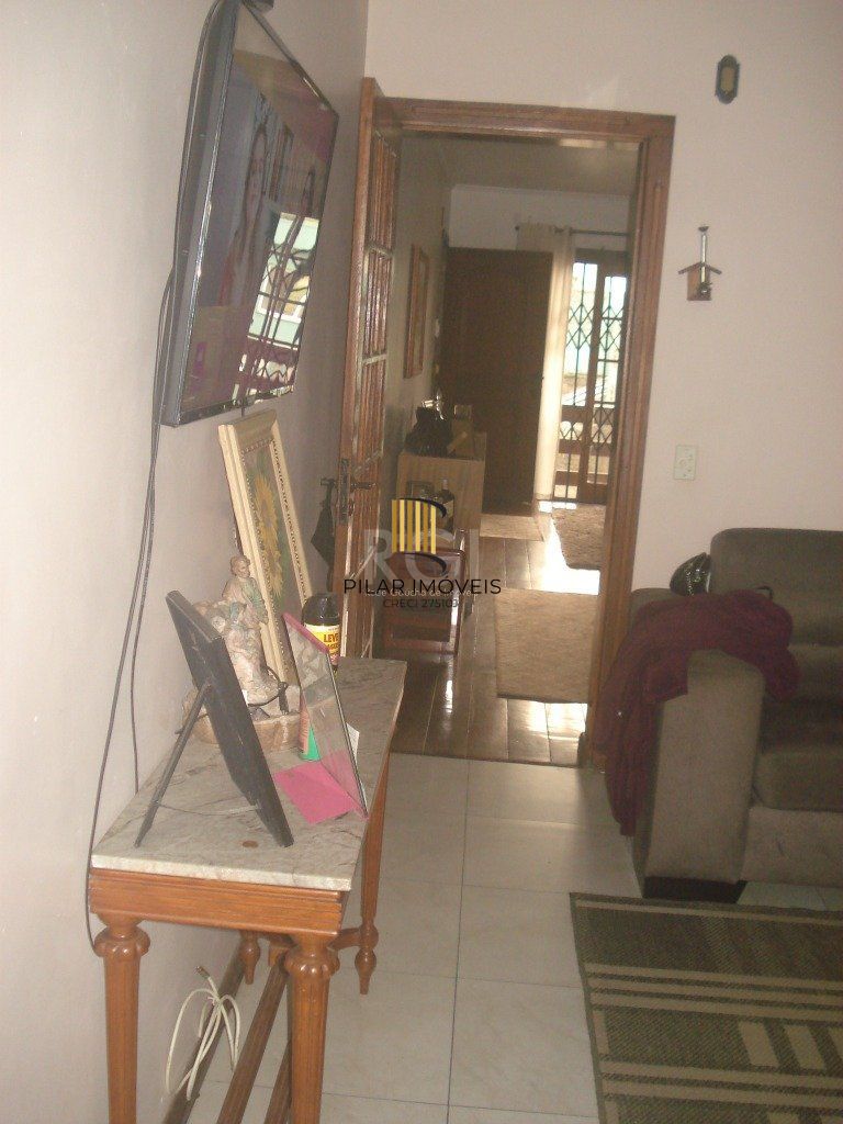 Casa para Venda - 500m², 6 dormitórios, sendo 2 suites, 4 vagas - Glória