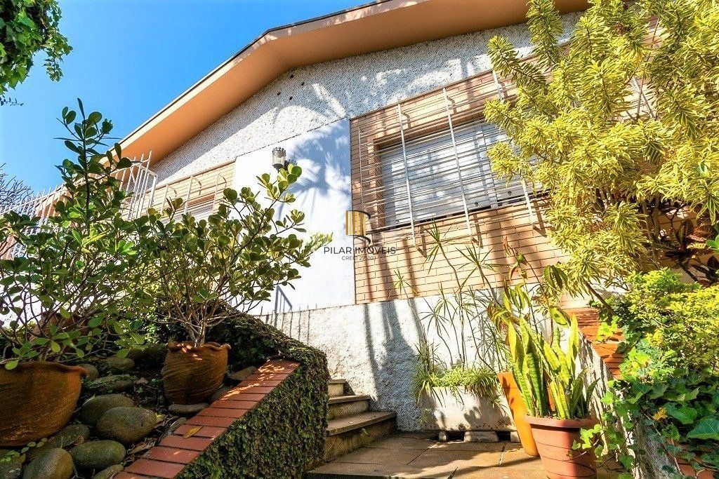 Casa de 424m² no Bairro Chácara Das Pedras