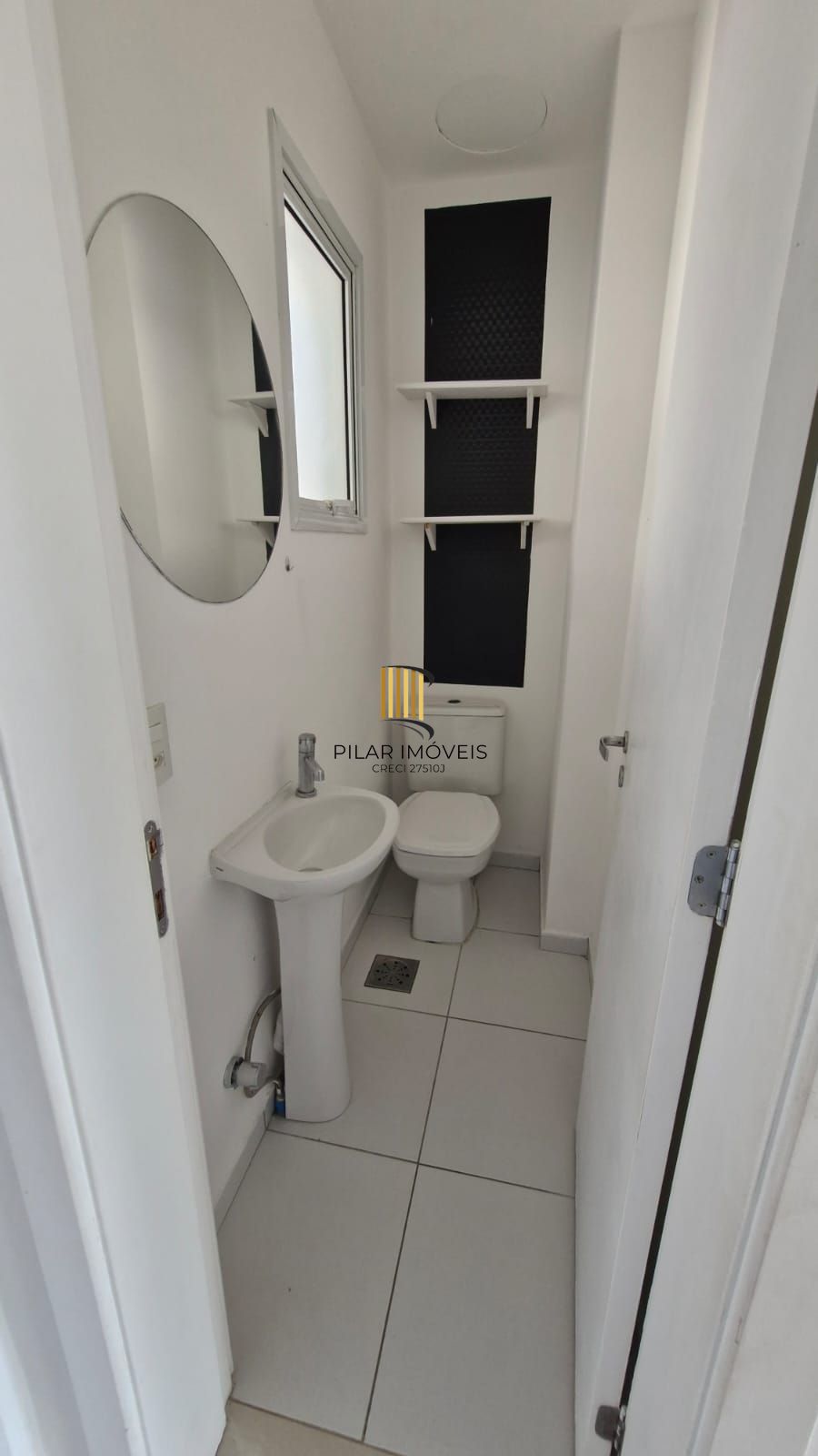 Casa em Condominio fechado, 5 dormitórios com infraestrutura completa