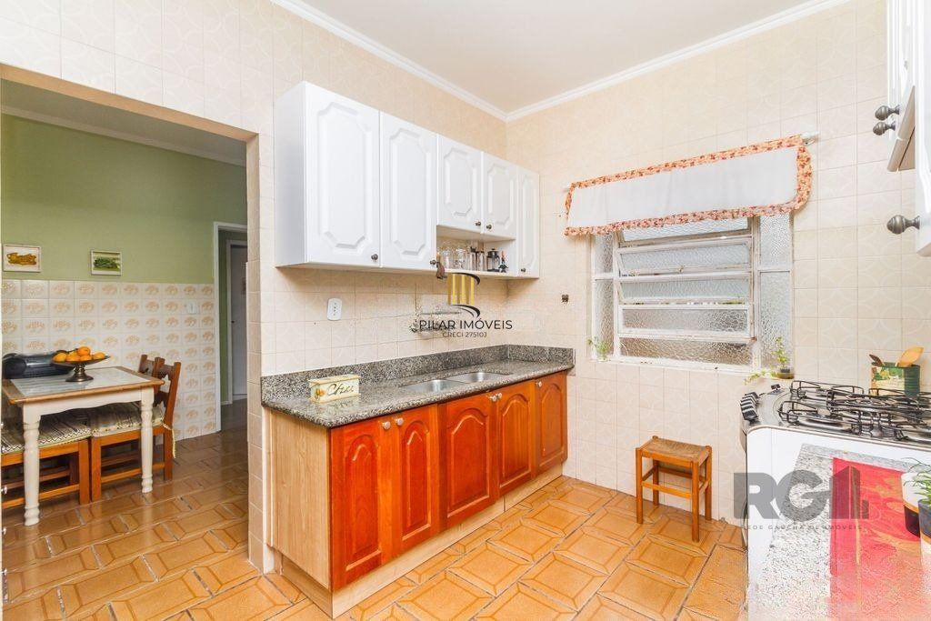 Casa 4 dormitórios no bairro Espírito Santo