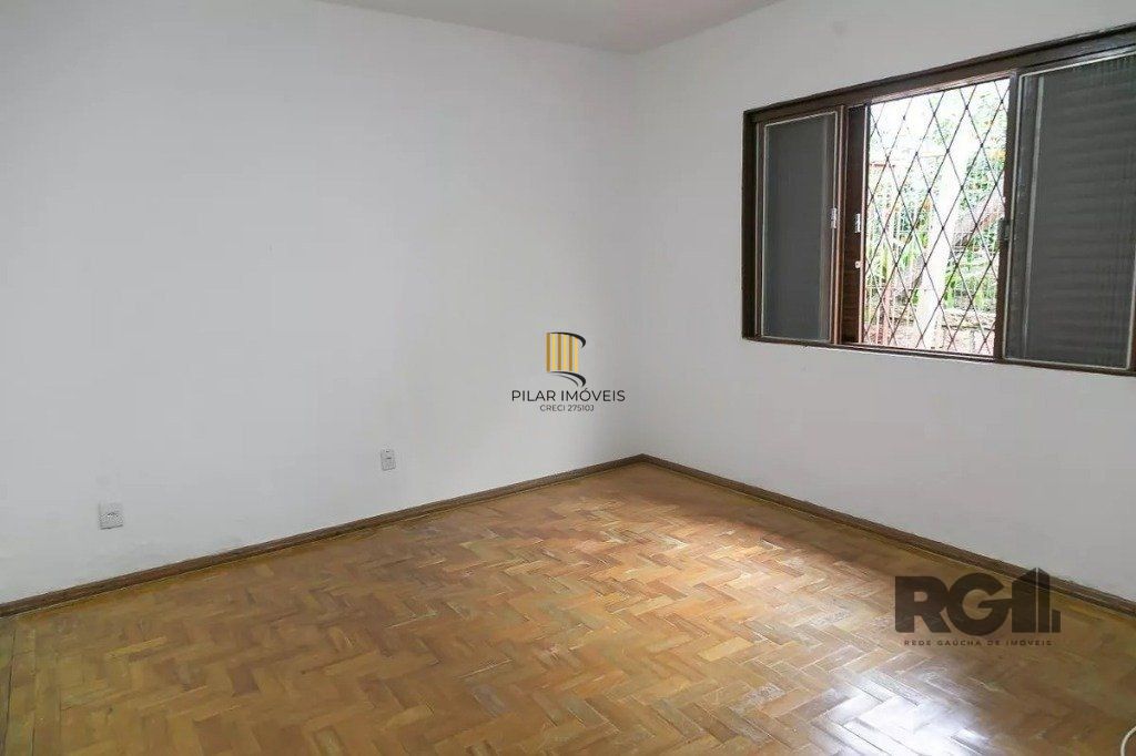Casa para Venda - 150m², 3 dormitórios, 2 vagas - Teresópolis