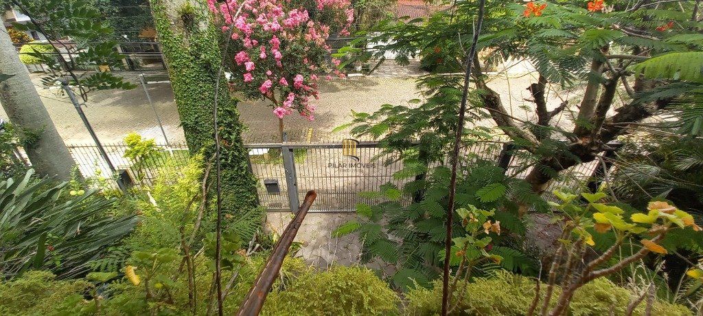 Casa 3 dormitórios no bairro Ipanema