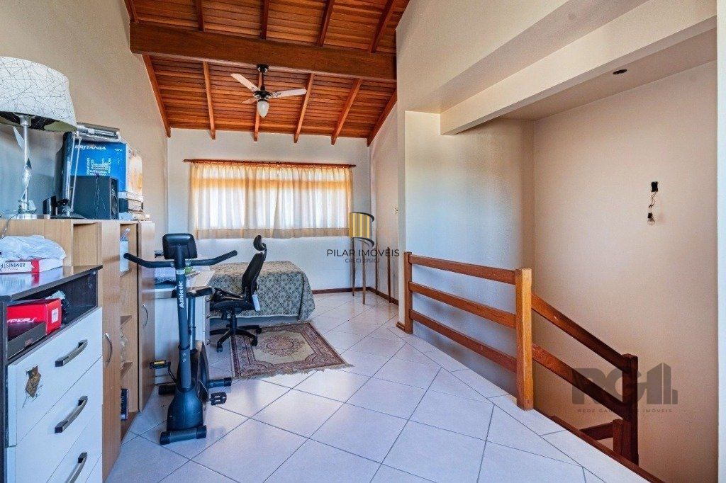 Casa de 3 dormitórios no bairro Cavalhada