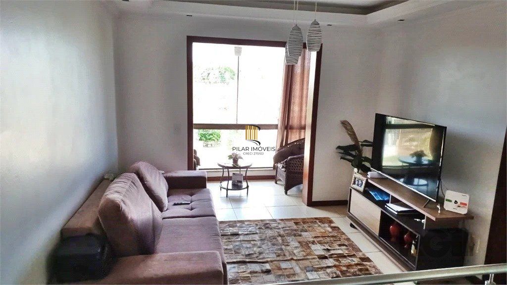 Casa de 3 dormitórios no bairro Sarandi