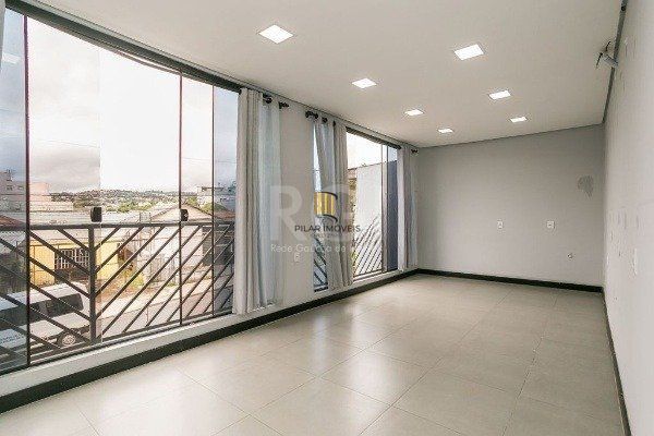 Prédio comercia próximo a Av. Bento Gonçalves.