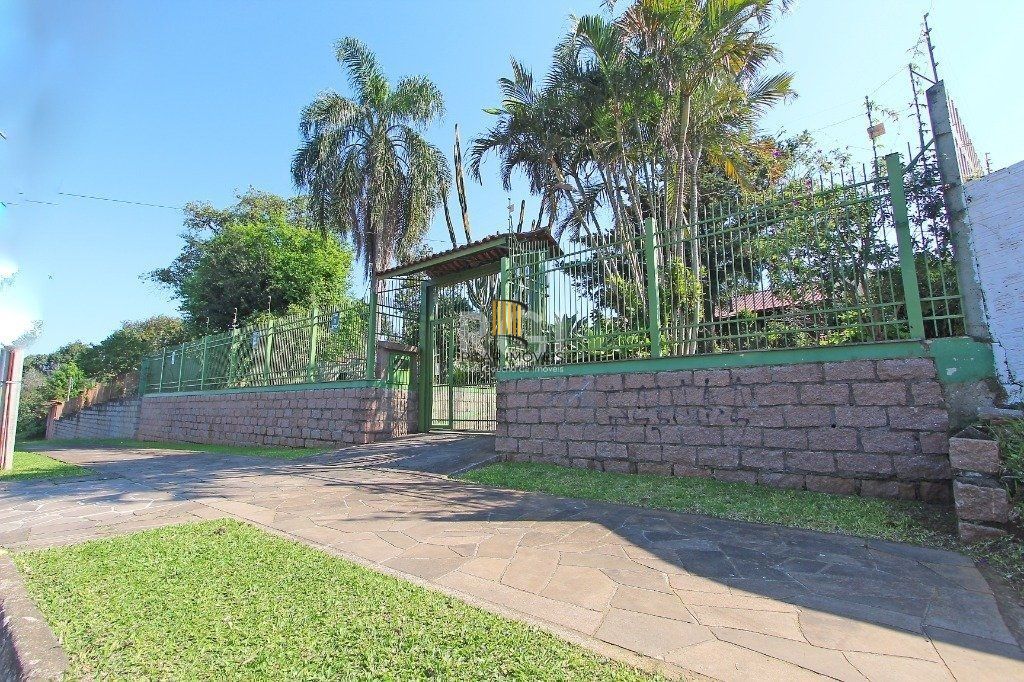 Casa para Venda - 205m², 2 dormitórios, sendo 1 suites, 4 vagas - Cristal