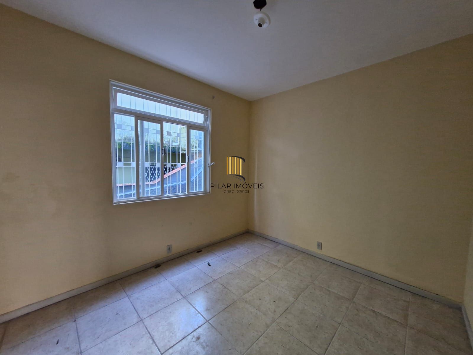 Casa 3 dormitórios, 3 banheiros, bairro Teresópolis.