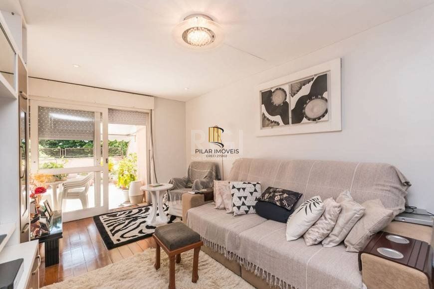 Cobertura para Venda - 180m², 3 dormitórios, sendo 1 suites, 1 vaga - Petrópolis