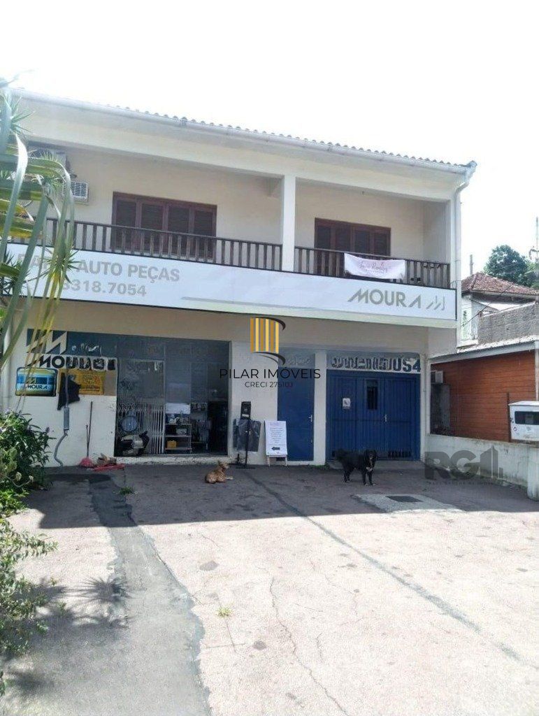 Casa 3 dormitórios no bairro Glória