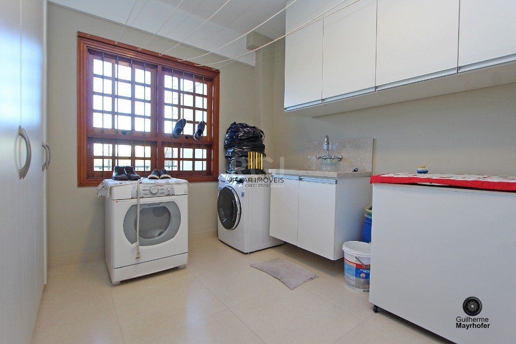 Casa para Venda - 445.52m², 4 dormitórios, sendo 4 suites, 4 vagas - Teresópolis